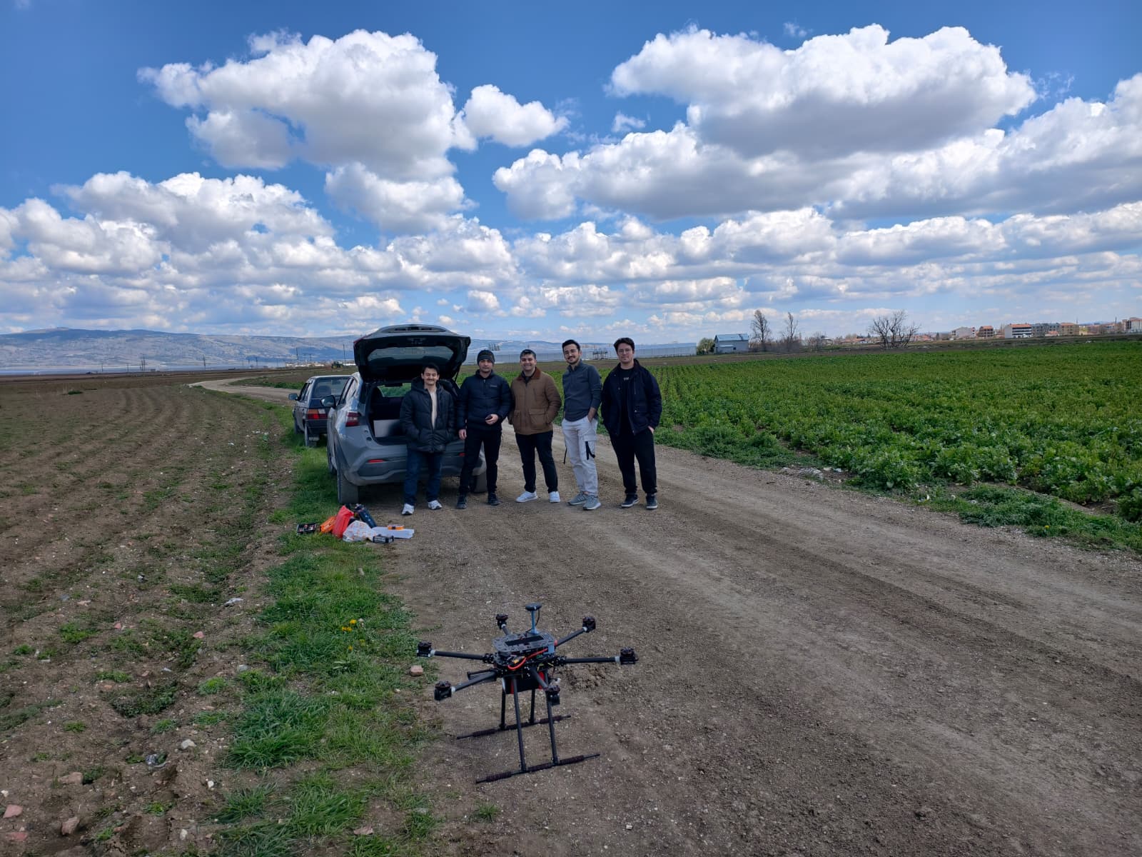 KAYI UAV saha testi renkli ekip fotoğrafı